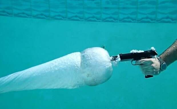 Стрельба под водой не результативна. |Фото: doseng.org.