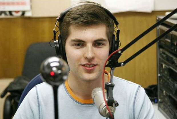 http://mirovie.com/wp-content/uploads/2017/08/1502469301_Dmitriiy-Borisov-budet-vesti-shou-Pust-govoryat_2.jpg