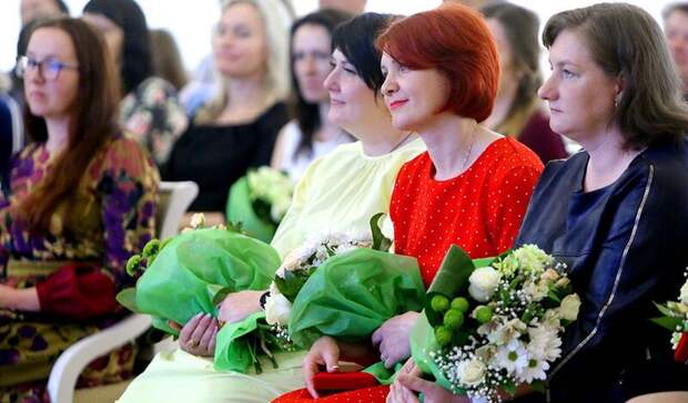 Многодетные матери Белгородской области получили почётный знак «Материнская слава»