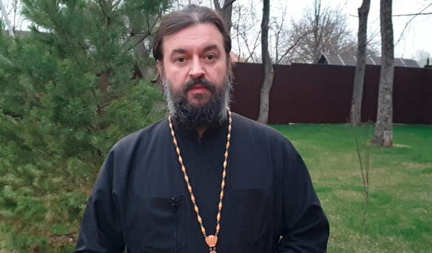 "Постепенно Бог нас готовит": отец Андрей Ткачёв о Благодатном огне и вере в Иисуса Христа