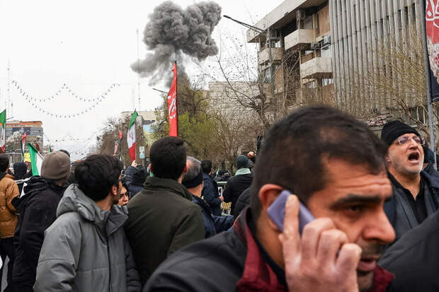 Глава МИД Арагчи: Иран не просил США о переговорах и продолжит защищаться