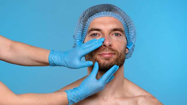 Хирург Катков рассказал, какие пластические операции делают мужчины в России