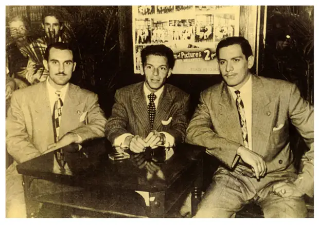 Frank Sinatra ( )     
