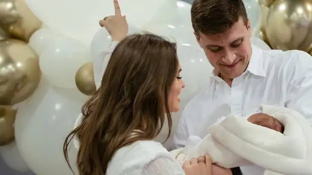 Петербургский фигурист Александр Энберт раскрыл необычное имя новорождённой дочери