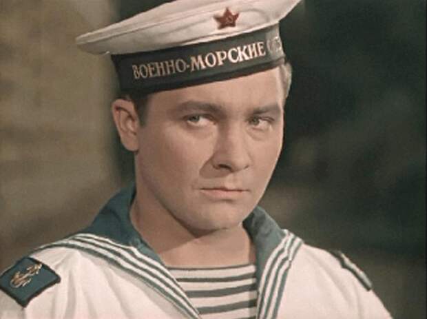 "ЗВЕЗДЫ НА КРЫЛЬЯХ" БЫСТРО ЗАШТАМПОВАННЫЙ АКТЕР НА РОЛИ ВОЕННЫХ