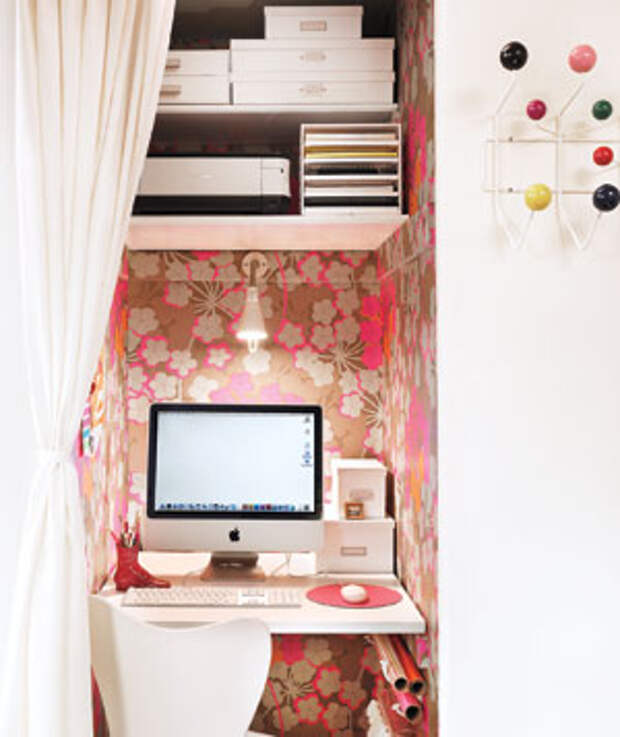 mini-home-office-nook-between-wall3