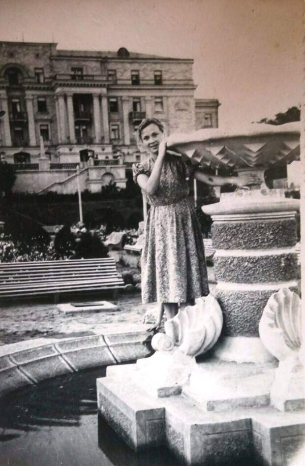 Моя бабушка, Пантелеева Лариса Дмитриевн.jpg