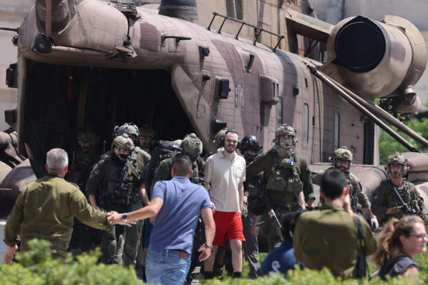 "Всё очень плохо": Русский 8 месяцев провёл в плену после вечеринки, а теперь его вернула армия Израиля