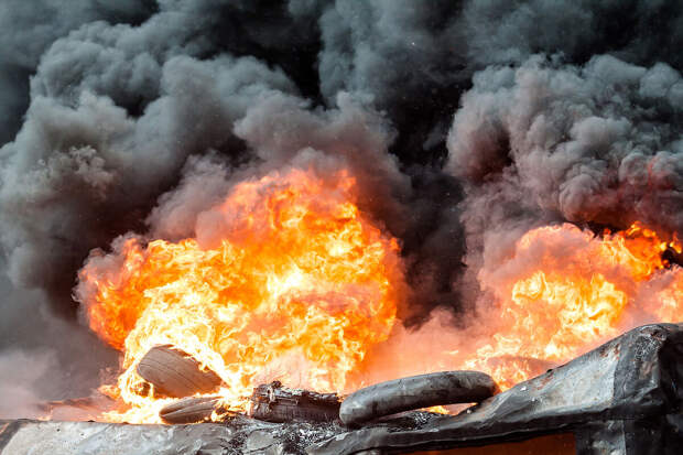 В Ленобласти локализовали возгорания в промзоне и порту Усть-Луга