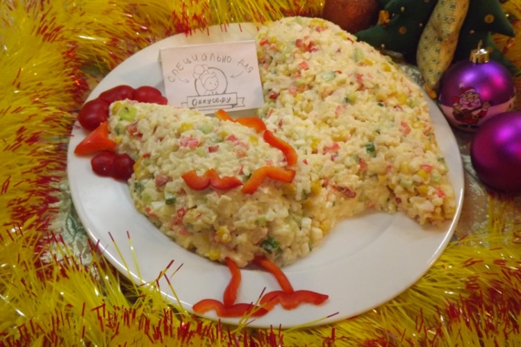 Салат с крабовыми палочками "Петух"