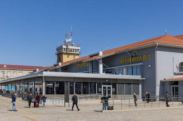 Снова беспилотники: аэропорты Краснодара, Геленджика и Сочи приостановили полёты