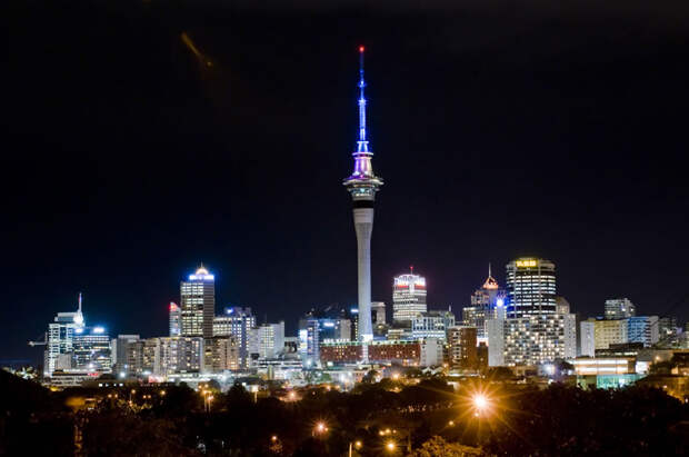 Sky Tower - телебашня в Окленде