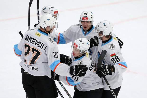 Хоккеисты бобруйского ´Динамо-Шинника´ выиграли у ´Капитана´ из Ступино в матче чемпионата МХЛ.