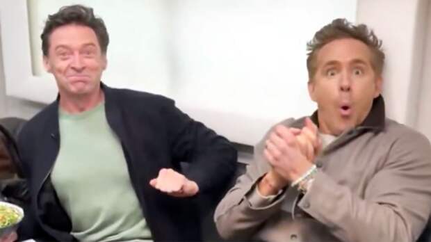 Райан Рейнольдс в прямом эфире узнал, что его «Рексем» сыграет с «Челси» в Кубке Англии — видео