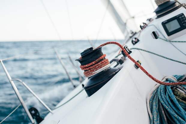 После крушения суперъяхты в Италии пропал мультимиллионер Майк Линч