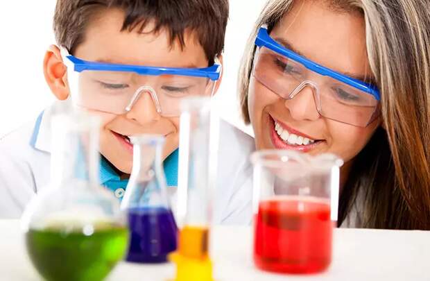 Поиграть в ученого: 3 простейших эксперимента, которые увлекут любого ребенка
