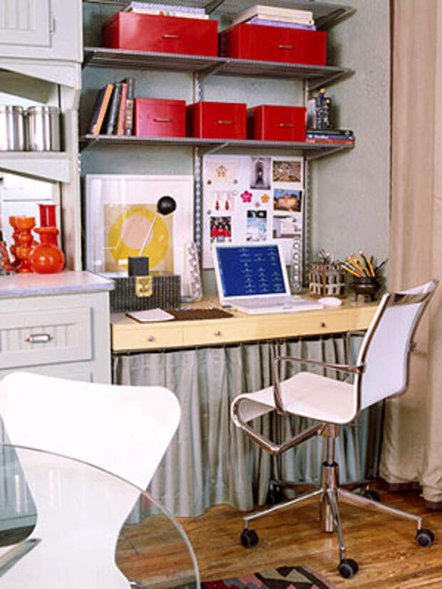 mini-home-office-nook-between-wall11