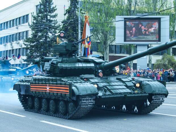 Парад Великой Победы в Донецке и Луганске 9 мая 2021 года