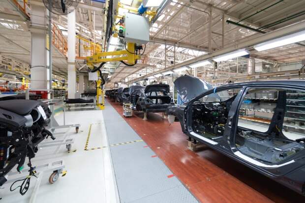 General Motors планирует вложить $4 млрд в расширение производства в США General Motors планирует вложить $4 млрд в расширение производства в США