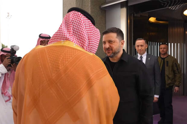 Зеленский прибыл в обстреливаемую Ираном страну