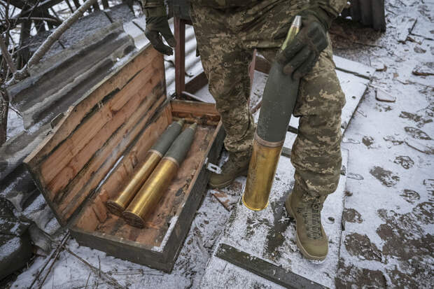 Премьер Чехии: Украина будет получать десятки тысяч боеприпасов ежемесячно
