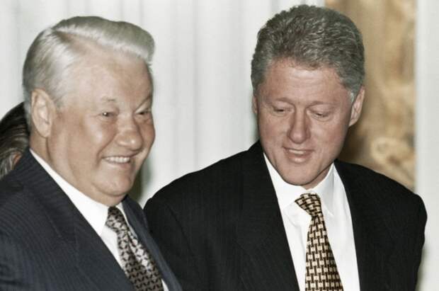 Клинтон рассказал о реакции Ельцина на возможное расширение НАТО на восток