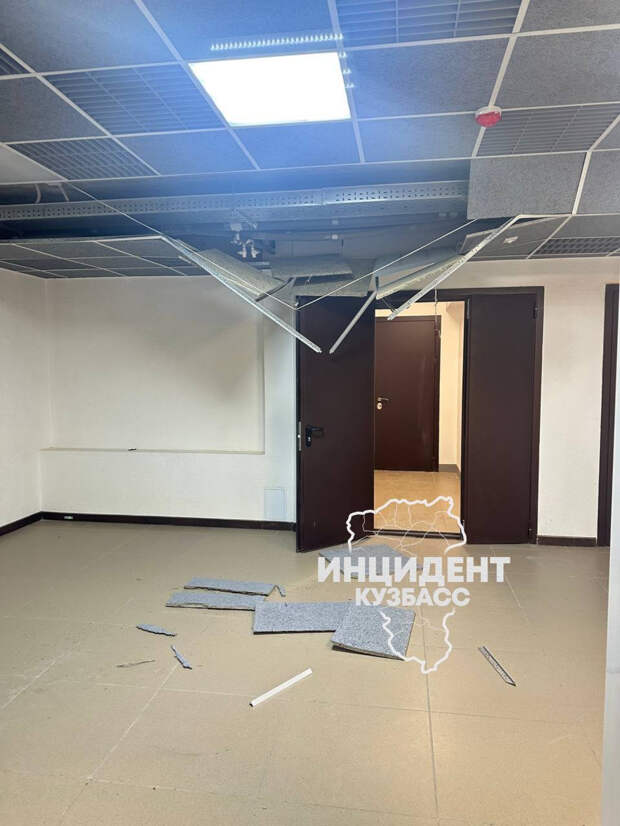 В скандальной кемеровской новостройке потолок рухнул прямо перед ребёнком