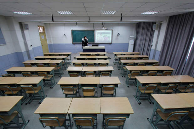 Пустые учебные классы, провинция Хунань, Китай