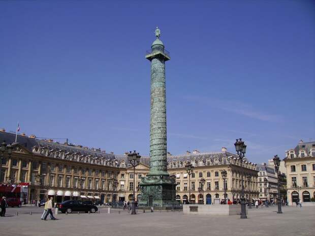 http://upload.wikimedia.org/wikipedia/commons/d/da/The_Place_Vend%C3%B4me_Column-Paris.jpg