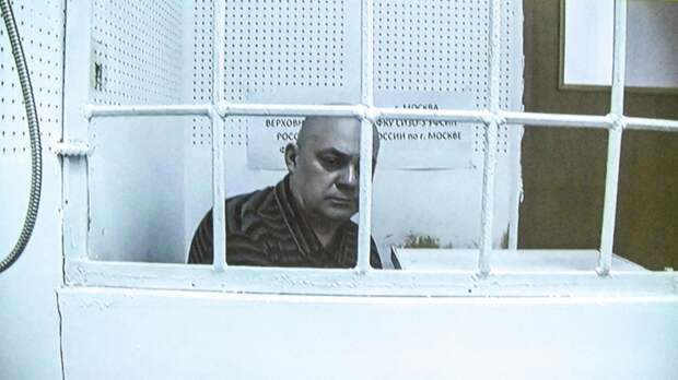 Курский экс-губернатор Смирнов поставлен на учёт из-за склонности к суициду