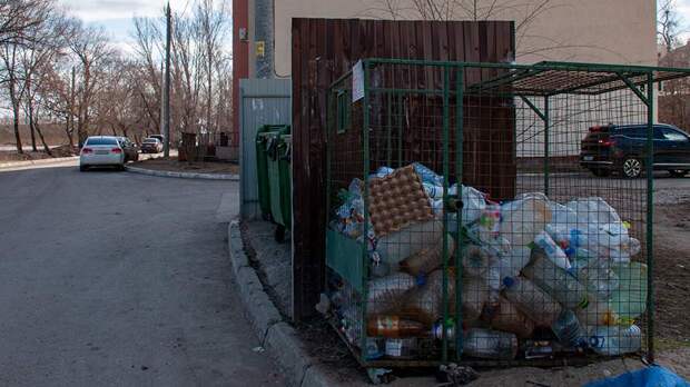 Юрист предупредил о штрафе за выброс раковины в мусорные контейнеры