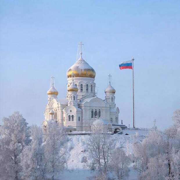 Кирилл Кабанов: России давно пора перестать «крутить своим мягким местом», пытаясь угодить и западным либералам, и исламистским радикалам, и «евразийцам»