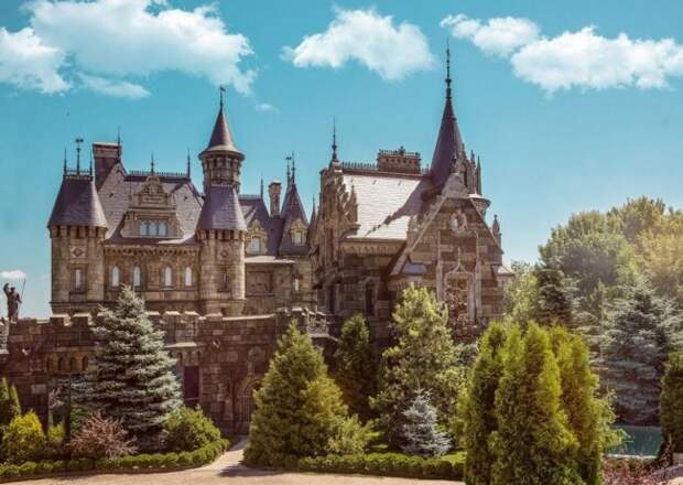 Замок Гарибальди - самый красивый готический замок в России (10 фото)