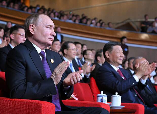 "Китай не собирается помогать России": аналитики назвали провалом визит Путина к Си Цзиньпину