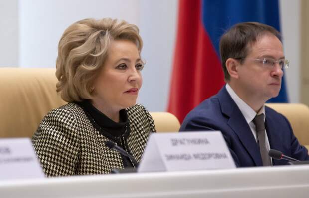 Матвиенко призвала избавить театры от "совка" и "нафталина"