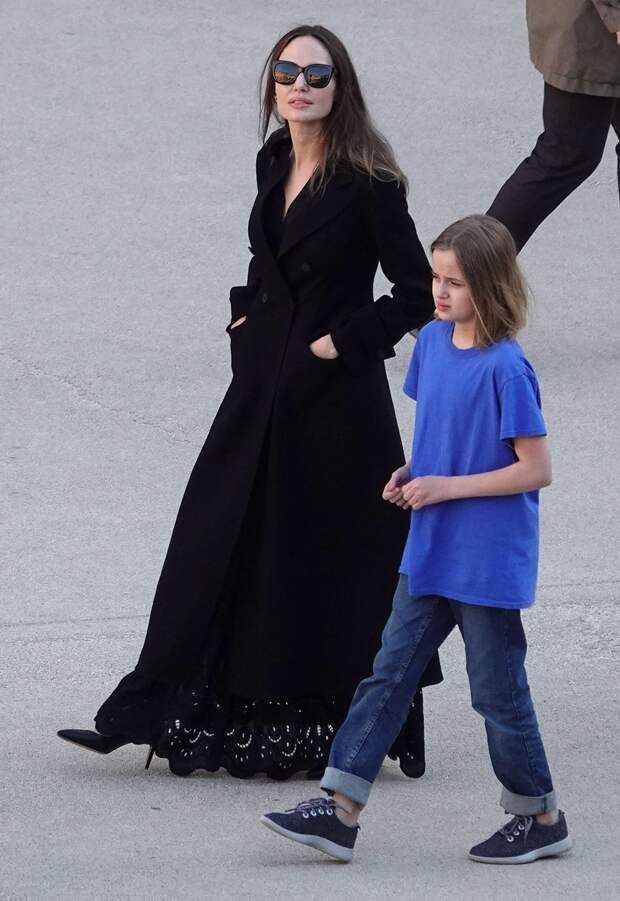 Римские каникулы: Анджелина Джоли на экскурсии с детьми