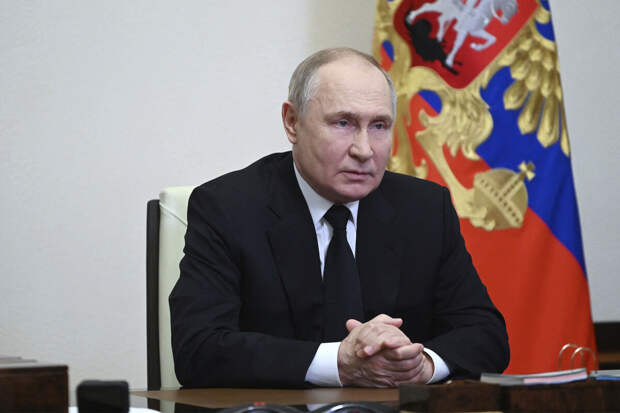 Путин призвал низко поклониться народу РФ за героизм и сплоченность