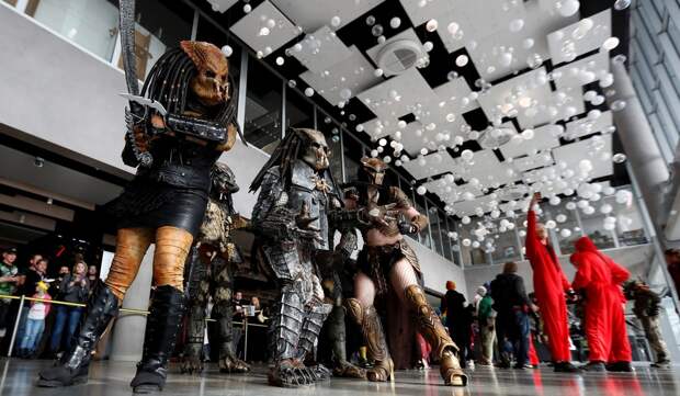 Посетители фестиваля Comic Con 2021 в Праге