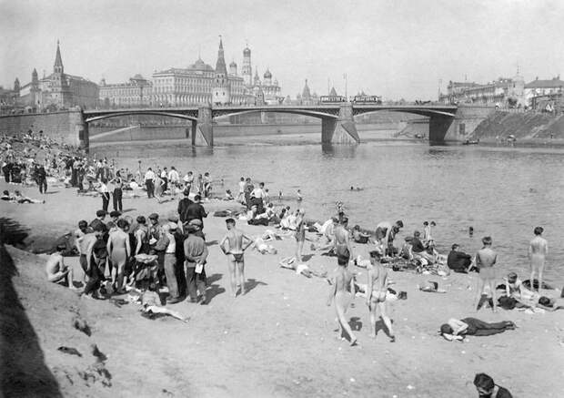 Советское ню: кто и зачем обнажался в СССР (ФОТО)