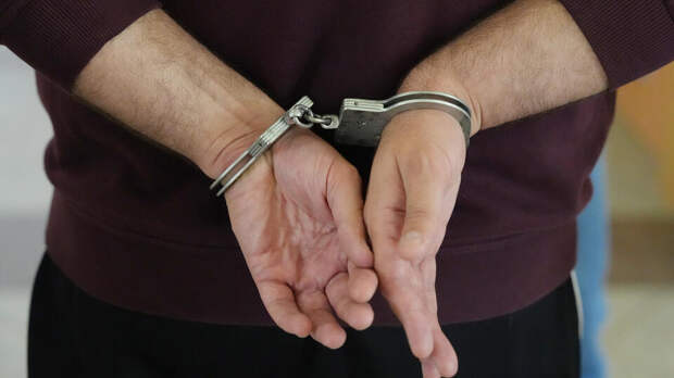 Мужчину задержали в Петербурге за съемку объектов ВПК по заданию Украины