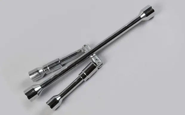 Баллонные ключи: нашли самые крепкие из недорогих