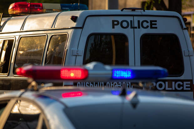 В Ереване неизвестные начали стрельбу и ранили 10 человек