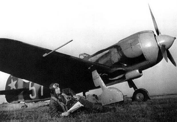 2.La-5FN-na-stoyanke..jpg