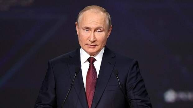 Путин назвал Байдена карьерным политиком