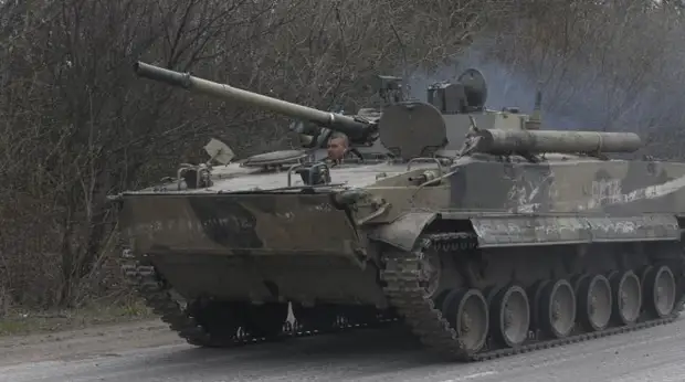 Значение третьей буквы на российской военной технике объяснили