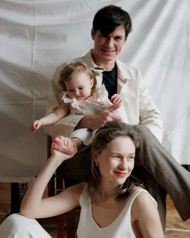 Маша Янковская и Антон Маньковский с дочерью