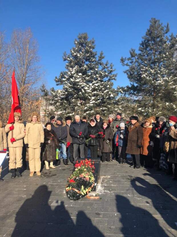 Молодые парламентарии Левобережного почтили память воинов, погибших в Афганистане