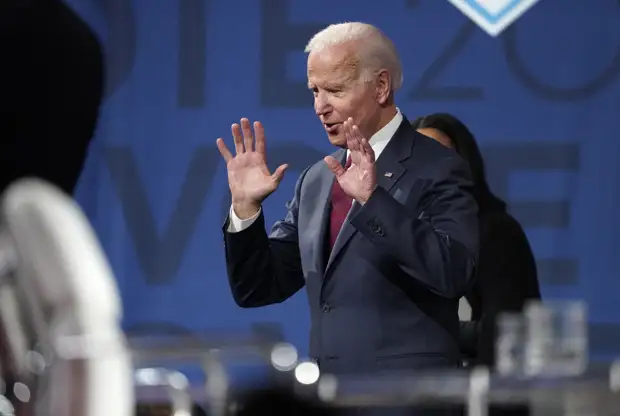 «Повлиять на мнение избирателей»: почему в США хотят запретить Трампу вести войну против Ирана без одобрения конгресса