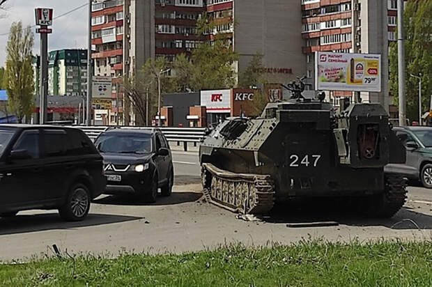 Бронемашину уронили при перевозке в Волгограде