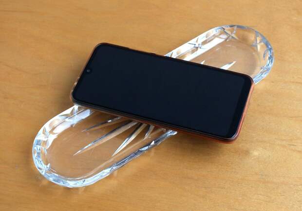 Запад может превратить все смартфоны в России в "кирпичи". Это факт